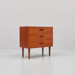 1122 2010 CHEST OF DRAWERS